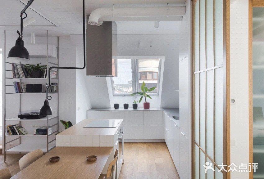 今日分享[礼花]入户衣柜清新自然，障子门隔断，卫生间超有质感！