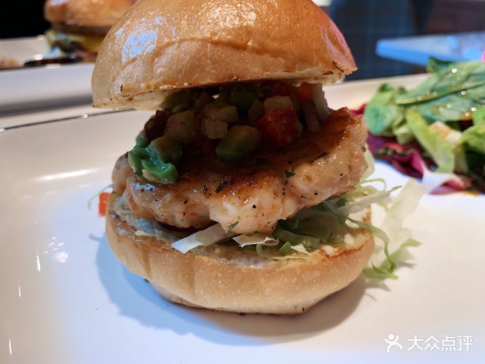 love&salt牛排馆鲜虾汉堡图片