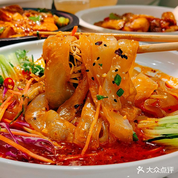 去吉小北吃正宗东北菜，锅包肉嘹咋咧💕