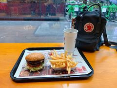 -The Habit Burger Grill 哈比特汉堡(复兴soho店)