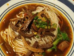 -霸蛮湖南菜·牛肉粉(荣京西街店)