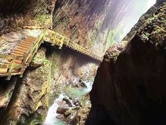 -龙水峡地缝景区