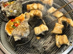 -围炉肉舍•炭烤活鳗•丹东海鲜烤肉(步行街店)