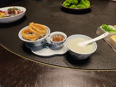 豆汁儿焦圈-四季民福烤鸭店(外滩外白渡桥店)