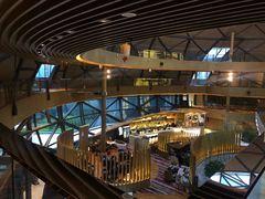 -上海滴水湖皇冠假日酒店