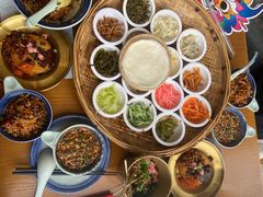 -包整·丝娃娃(一览甲秀楼风景店)