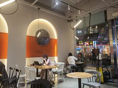 用餐区-HELLO 27 意面·沙拉·帕尼尼