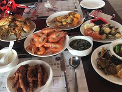 -荣誉国际酒店-云顶旋转餐厅