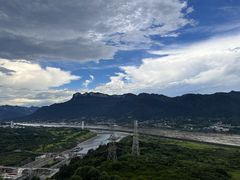 -宜昌均瑶国际酒店(宜昌CBD购物中心夷陵广场店)