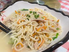 鸡汤手工鱼面-龙桥私厨·姜花菊花过桥鱼·顺德菜(容桂店)