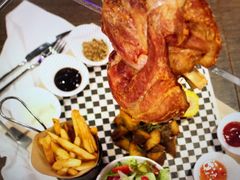 秘制地中海碳烤猪膝-疯克大象美式烤肉餐厅