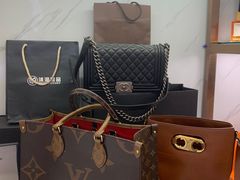 -聚云奢二手奢侈品黄金手表包包回收·中古店(三里屯总店)