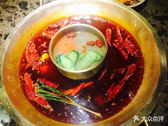 小龙坎老火锅(富仁坊店)--菜-红白鸳鸯锅图片-苏州美食-大众点评网