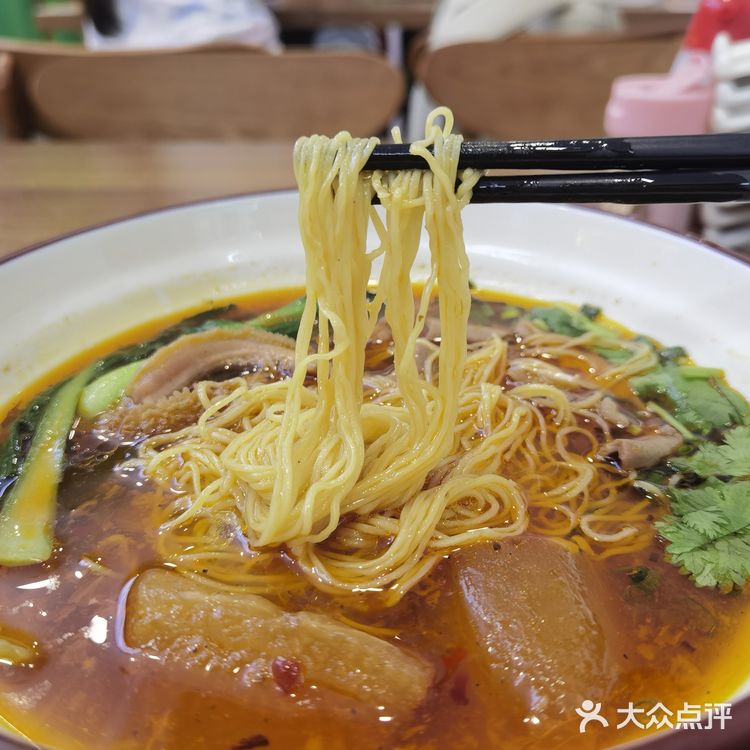 滨江星耀城精品小店，香辣牛杂面爱了爱了！！！