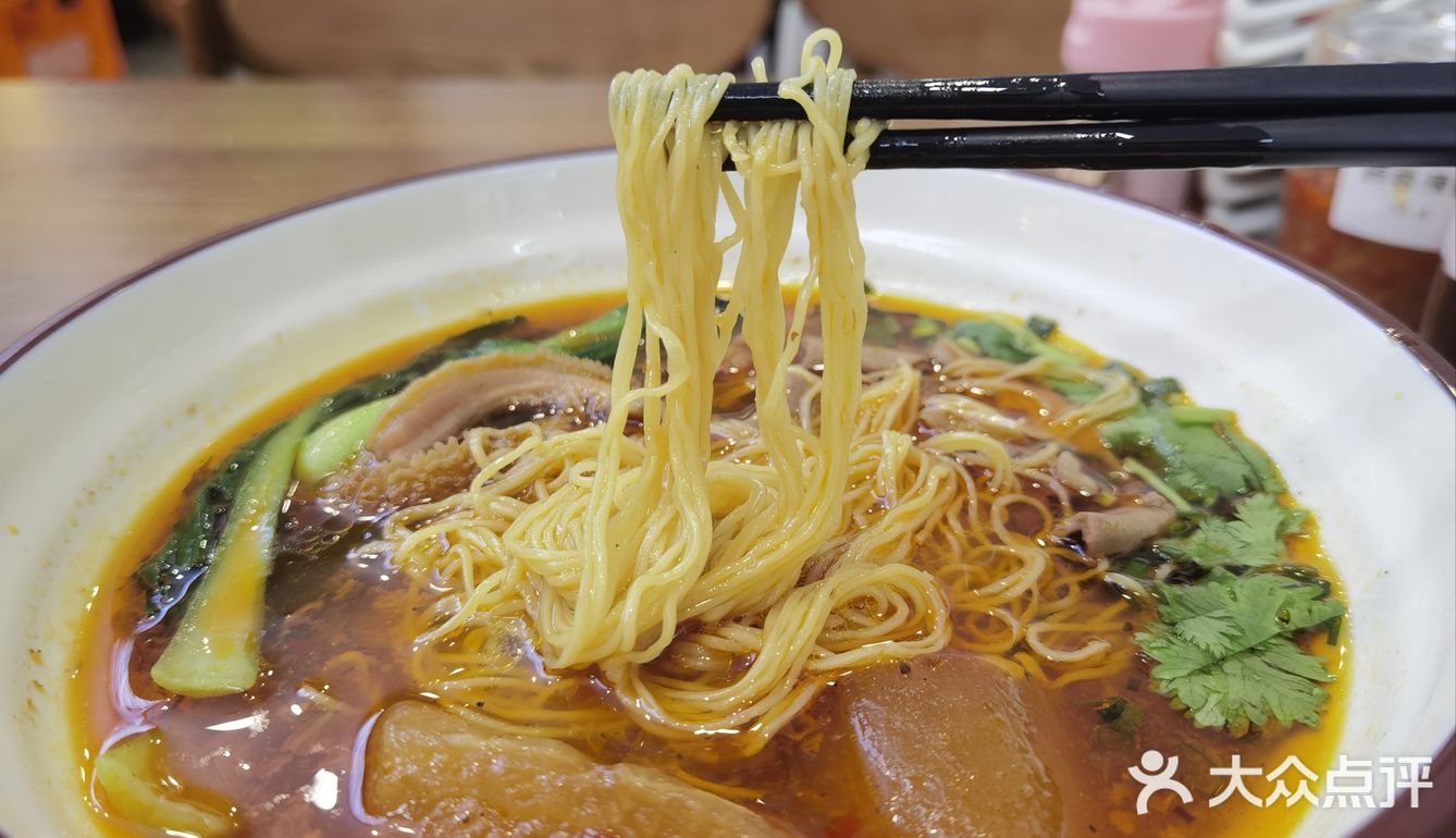 滨江星耀城精品小店，香辣牛杂面爱了爱了！！！