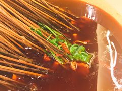 -拈签一笑黄牛肉辣卤串串