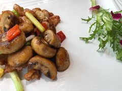 香煎口蘑脆爽肉-周三的情书花园餐厅(江北店)