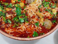 香菜牛肉-成都你六姐·牛肉冒菜·麻辣香锅(长泰广场店)