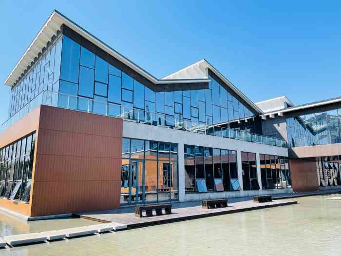 嘉定图书馆-"这是一座对社会开放的图书馆,设计师是日本.