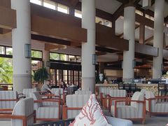 -亚龙湾喜来登·美景台大堂吧