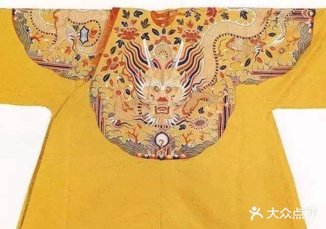 戏服中“京绣”  1⃣  惊艳了观众的“视界”