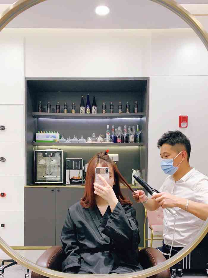 伊本造型(览海国际店)-"【项目】烫发很温心的一家店,整个过程都.