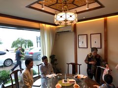 靠窗位-鹰龙海畔度假酒店(咸祥店)