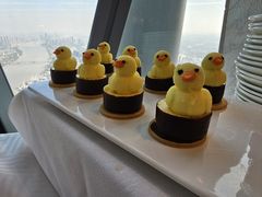-广州塔卢特斯法国旋转餐厅