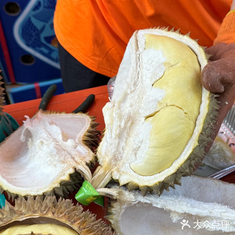非遗羊肉白串和耗儿粉烧鸭也是经典，每次来必点！