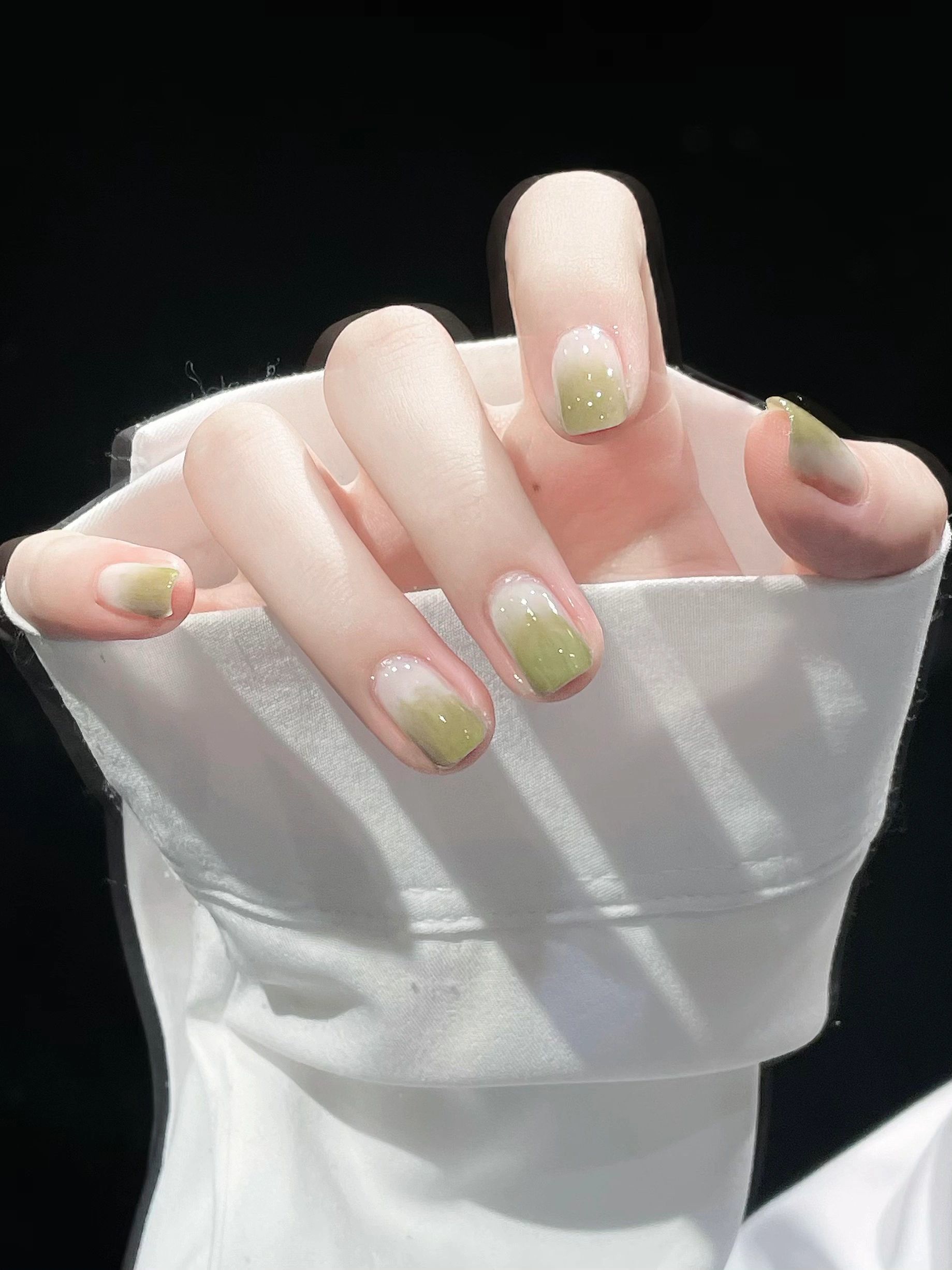 抹茶绿渐变奶白美甲🍃温油又清凉✨这个抹茶绿吖 哇哇