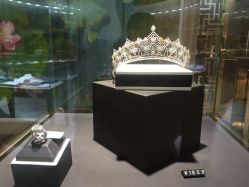 -北京七彩云南翡翠珠宝旗舰店(月坛店)