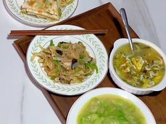 -乐禧母婴全自营月嫂(宝山店)