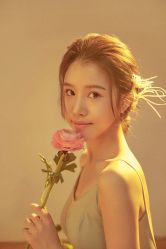 -onlygirl摄影美学馆高端定制(江滩店)