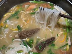 -银米·云南传统过桥米线(双廊黑金冠店)