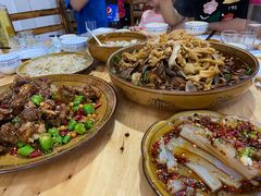 -一品红烧鸭特色川菜(三岔湖店)