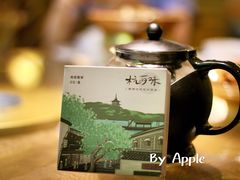 餐具摆设-杭百味·大众精选杭帮菜(西湖音乐喷泉店)
