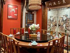 -川流不息·地道川菜·小龙虾(新松江路店)