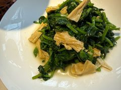 豆黄金炒豌豆尖-四季民福烤鸭店(前门大栅栏店)