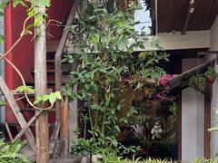 -Cuc Gach Quan Restaurant