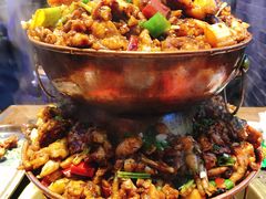-沪小二炭火蛙锅(淮海中路美食不夜城店)