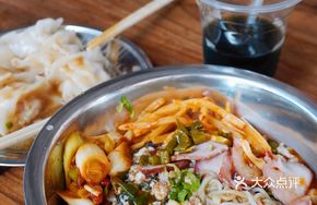 Barbecue Pork Fresh-Pressed Rice Noodles