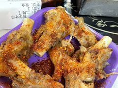 -老东镇啤酒屋海鲜加工·蒸汽海鲜·海鲜烧烤(台东店)