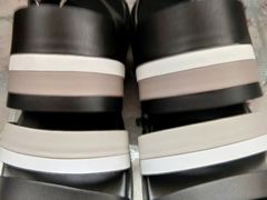 -京伟修鞋洗鞋奢侈品皮具护理店