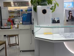 -光明眼镜·蔡司授权(徐泾店)