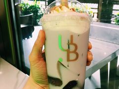 雪顶葡萄撞牛奶-光明悠焙(豫园店)