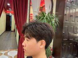 -东方先生国潮男士理发馆