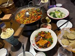 -富正毅三下锅·湘西韵味(天门山索道店)