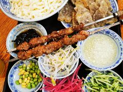 老北京炸酱面-门框胡同百年卤煮(新街口店)