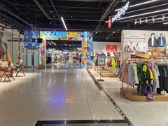 -燕莎奥特莱斯购物中心