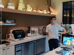 -Fridi Patisserie Cafe